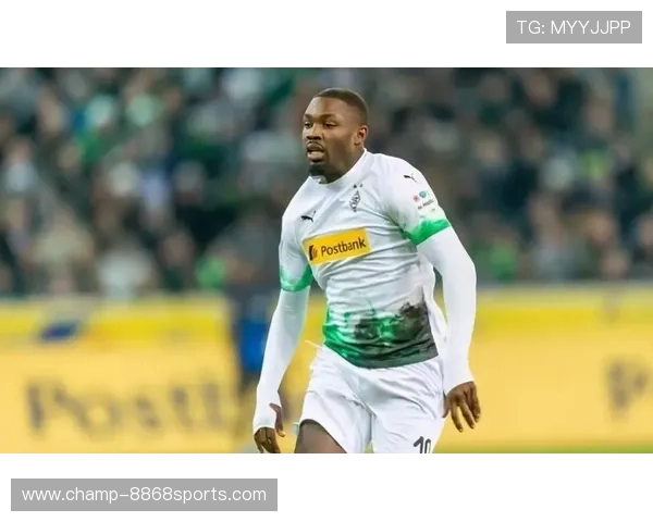 足球星二代被父亲严格要求与监督 从小承受巨压为未来打拼